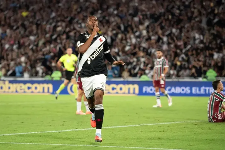 Rayan comemora seu gol pelo Vasco sobre o Fluminense