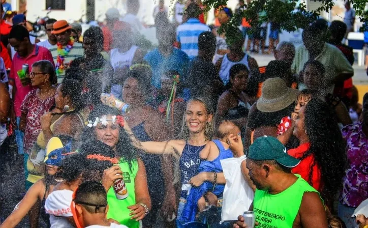 Folia em Bebedouro reunia famílias inteiras durante o Carnaval