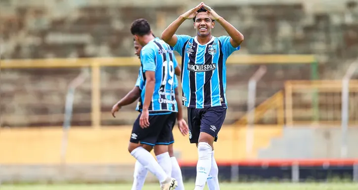 João Borne fez 2 gols na vitória gremista sobre o Ceará, por 3x0