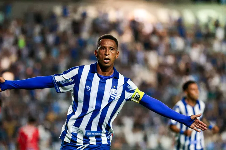 Atacante Ciel é uma das esperanças de gols do CSA no clássico