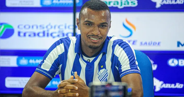 Venícius Cascais não entrou em campo pelo CSA em 2026