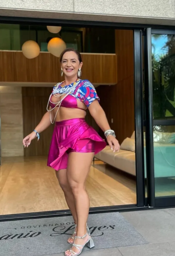 Imagem ilustrativa da imagem Do camarote à avenida