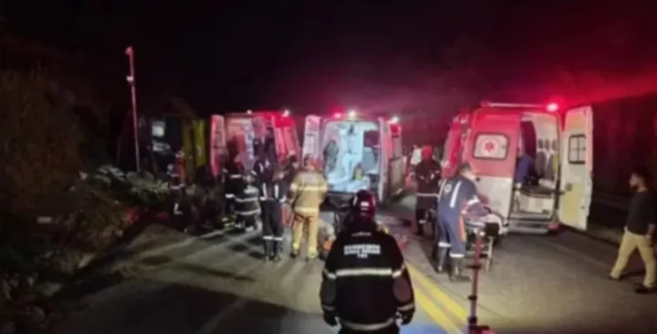 Corpo de Bombeiros fez o resgate dos mortos e feridos