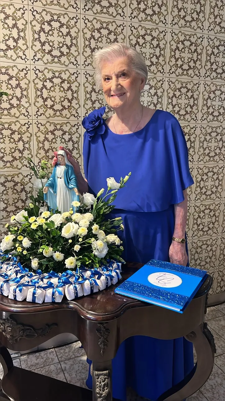 Leitora assídua da GAZETA, ESTER CABÚS celebrou 100 anos de vida no último dia 28, reunindo familiares e amigos