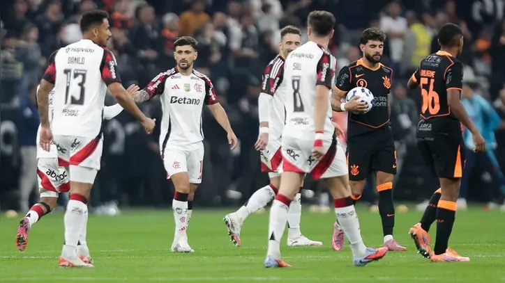 Rubro-Negro busca o 4º título e Timão vai atrás do troféu inédito