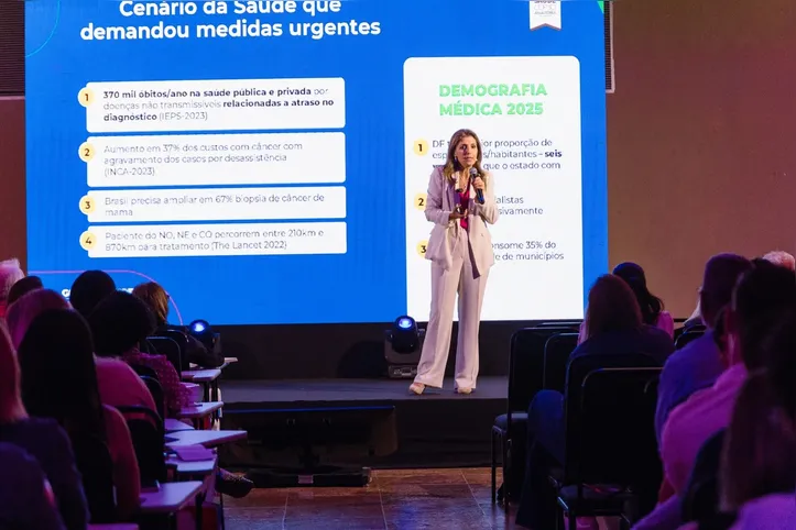 Ana Estela Haddad apresentou aos gestores o programa SUS Digital