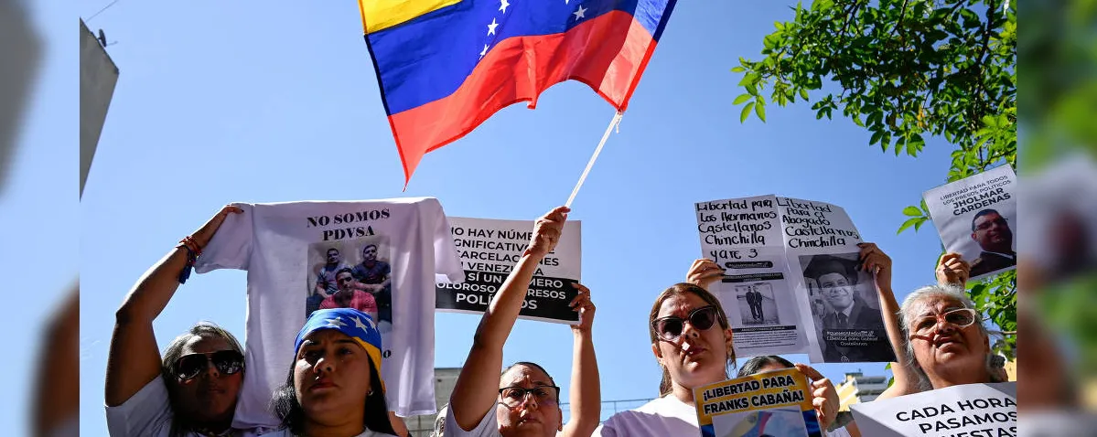 Líder de Parlamento pede perdão a presos políticos