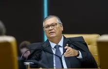 Dino manda suspender pagamento de penduricalhos nos Três Poderes