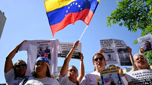 Líder de Parlamento pede perdão a presos políticos - Imagem