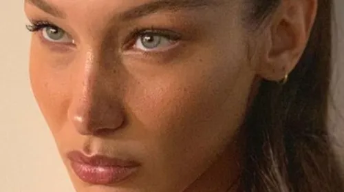 Verão 2026 pede maquiagem leve, resistente e com viço natural - Imagem