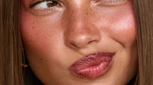 Verão 2026 pede maquiagem leve, resistente e com viço natural - Imagem