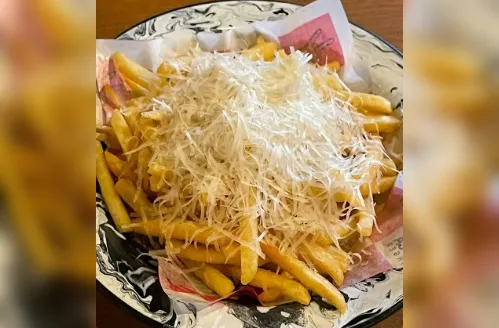 Batatas trufadas, milkshake de pistache no Rocca Burger