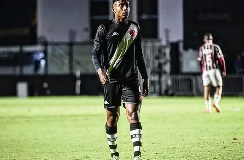 CRB anuncia contratação do zagueiro Lyncon