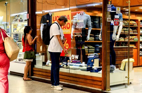Faturamento dos shoppings cresce 1,2% e soma R$ 200,9 bilhões