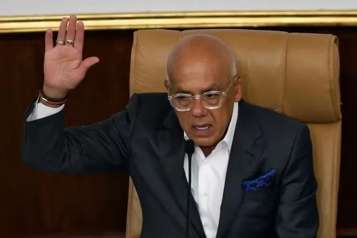 Presidente do Parlamento, Jorge Rodríguez conduziu a votação