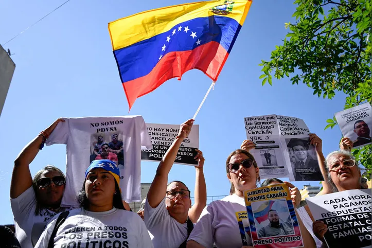 Manifestantes protestam pela libertação de presos políticos