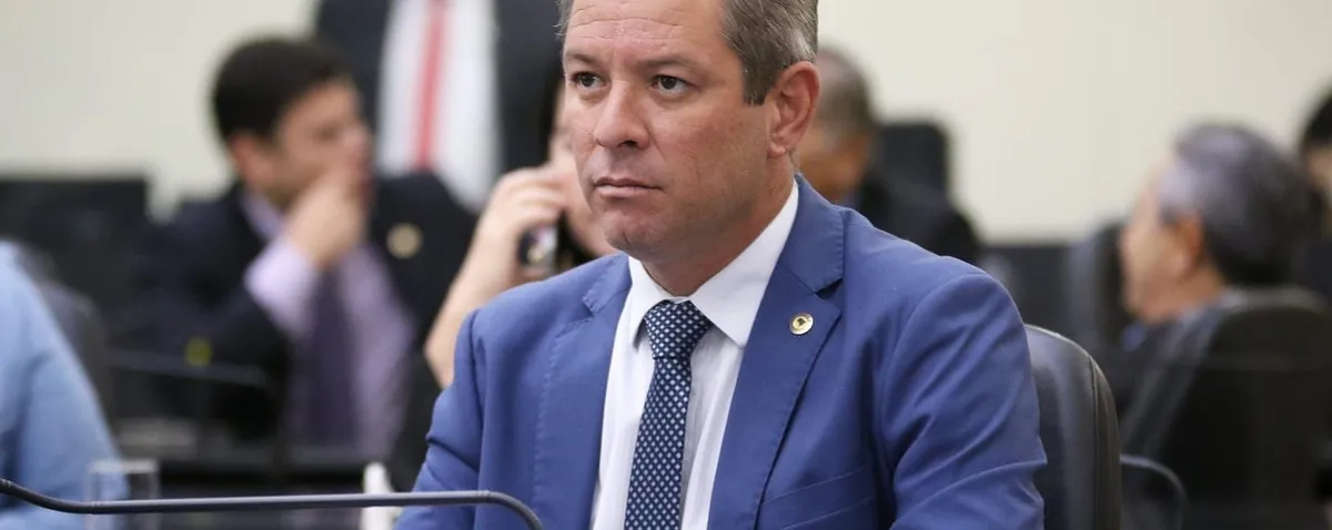 Falta de definição de JHC atrasa palanque de Flávio Bolsonaro em AL