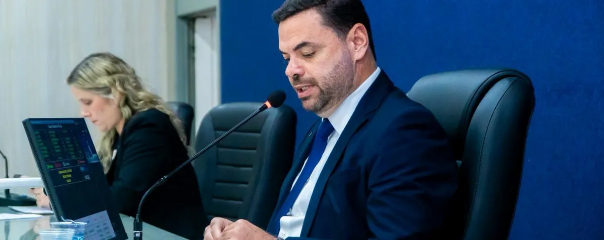 Presidente da Câmara determina recadastramento geral de servidores