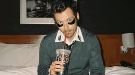 Adesivos nos olhos são nova técnica de skincare masculino; conheça