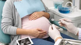 Dentista alerta para relação entre saúde hormonal e saúde bucal feminina