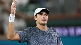 João Fonseca cai no ranking, mas busca se recuperar em Miami