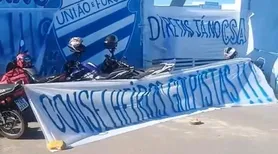 Torcida do CSA faz protesto generalizado contra elenco e direção