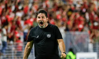 Barroca soma 50 jogos no CRB e exalta força da torcida