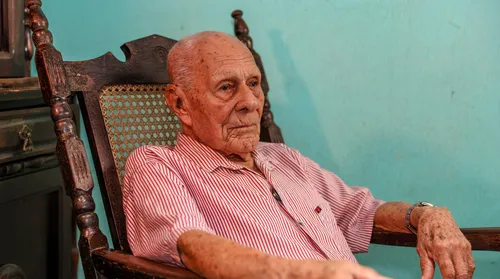 Aos 102 anos, soldado mais antigo da PM de Alagoas é homenageado pela corporação - Imagem