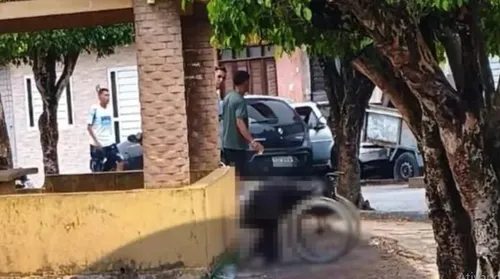 Cadeirante é executado a tiros em praça no Benedito Bentes - Imagem