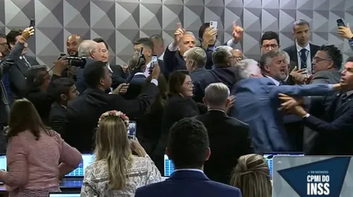 CPMI do INSS aprova quebra de sigilos fiscal e bancário de Lulinha - Imagem