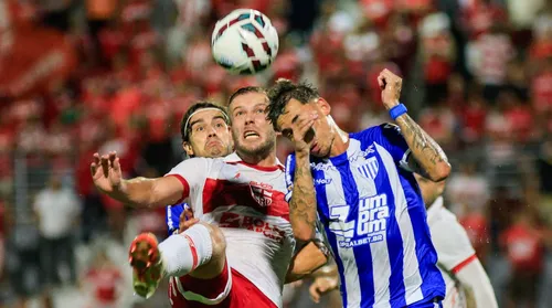 CRB sofre gol no fim e perde para o Avaí na Série B: 1 a 0 - Imagem
