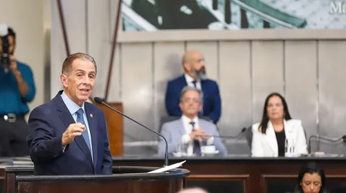 Desembargador Orlando Rocha é homenageado pela ALE com a Comenda Tavares Bastos - Imagem