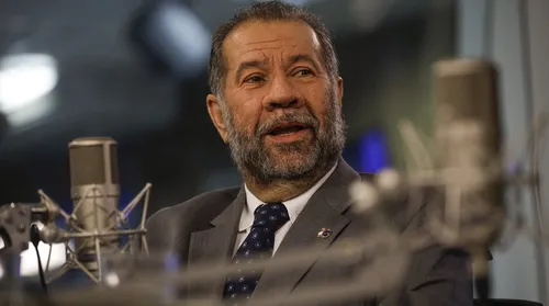 Dirigentes do INSS delataram Carlos Lupi, ex-ministro da Previdência de Lula - Imagem