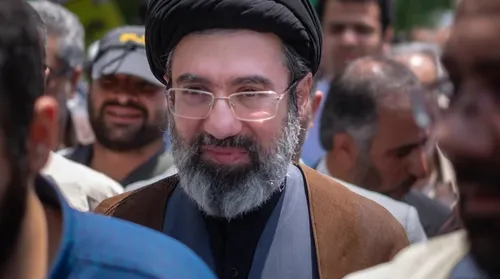 Filho de Ali Khamenei é anunciado como novo líder supremo do Irã - Imagem