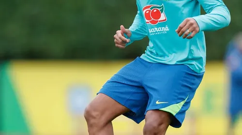 Gabriel Magalhães e Alex Sandro são cortados da Seleção - Imagem