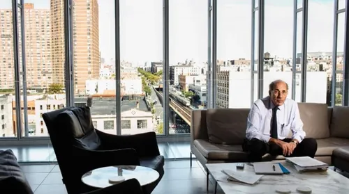 Ganhador de Nobel renuncia a cargo em instituto devido a amizade com Epstein - Imagem