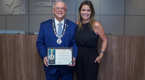 Governo Lula amplia carga tributária enquanto EUA reduzem tarifa média sobre produtos brasileiros - Imagem