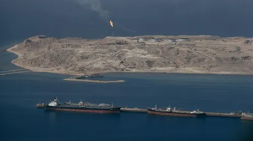 Irã aprova plano para implantar pedágios no Estreito de Ormuz - Imagem