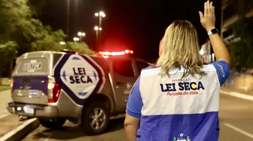Lei Seca flagra quase 100 motoristas alcoolizados e prende 20 em AL - Imagem
