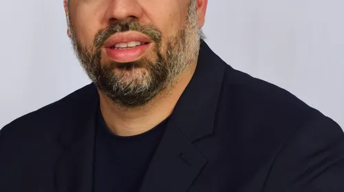 Médico transforma vivências no consultório em livro sobre esgotamento emocional - Imagem