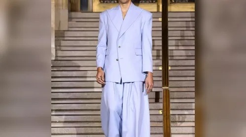 Modelo e irmão de Bad Bunny, Bernie Martinez conquista a web - Imagem