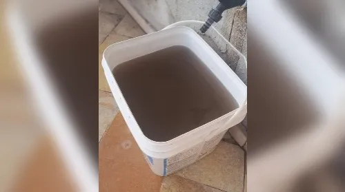Moradores denunciam água turva após interrupção no abastecimento na Praia do Francês, em Marechal - Imagem