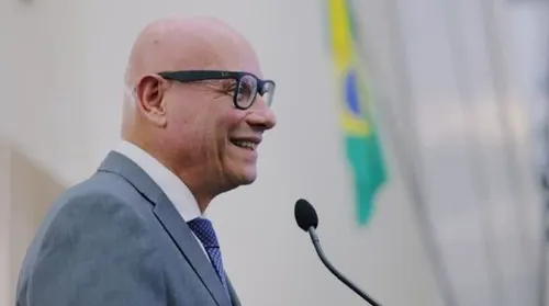 Nunes: nas páginas da Gazeta, o chargista mais popular de AL - Imagem