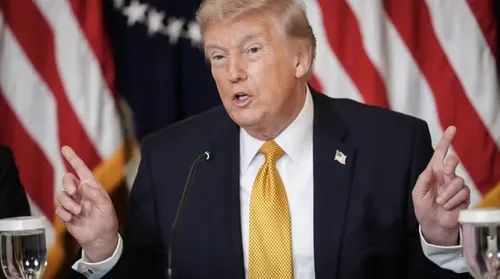 Trump suspende ataques a instalações de energia do Irã por 5 dias - Imagem