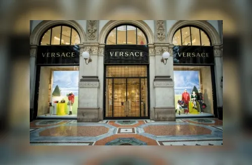 Atelier Versace volta à maison após dez anos