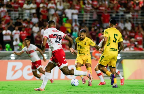 CRB busca classificação contra o Figueirense pela Copa do BR