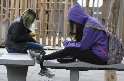 ECA Digital entra em vigor com regras para proteção de menores na internet