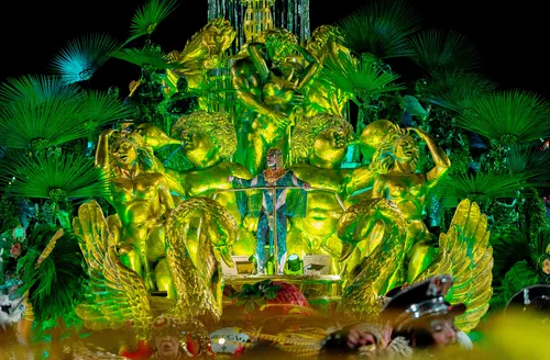 Escolas de samba do Rio de Janeiro dão show em três dias de desfile; confira destaques