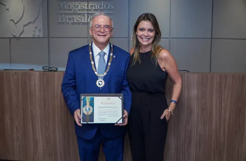 Governo Lula amplia carga tributária enquanto EUA reduzem tarifa média sobre produtos brasileiros