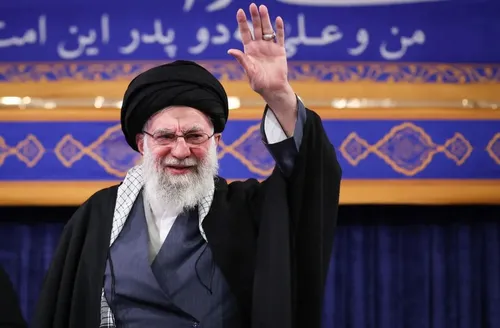Khamenei ameaça afundar porta-aviões dos Estados Unidos